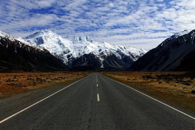 mountains 2186080 640